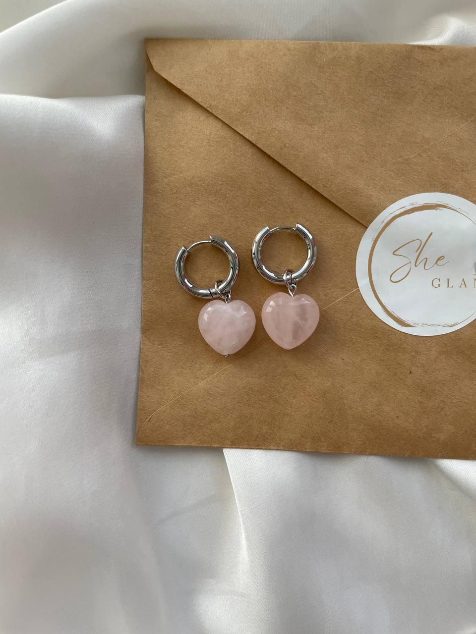 Cercei inima roz