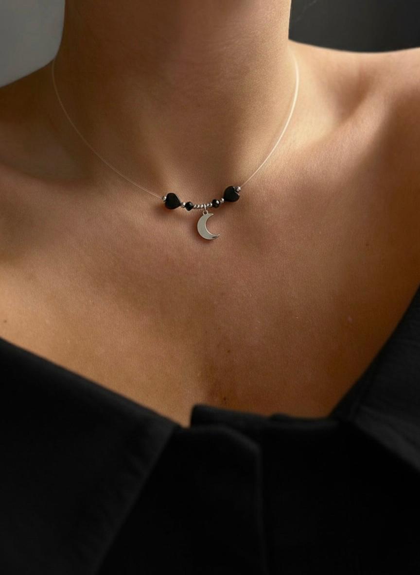 Colier pe fir transparent - negru